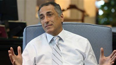 «الحكيم»: تحرير سعر الصرف نقل «السوق السوداء» إلى البنوك