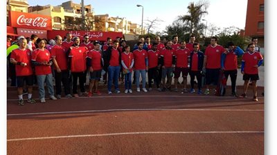 بـ تي شيرت.. «كوكاكولا» و«كايرو رانز» تشجع المصريين 