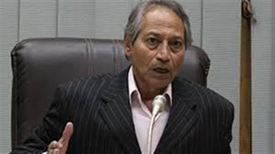 «الدعم»الحائر بين «النقدى» و«العينى».. هالة السعيد: الحلقات الوسيطة سبب الهدر.. «عبد الخالق» يطالب بزيادة المخصصات.. يمن حماقى: الحل فى تنقية بطاقات التموين.. فاروق: الأزمة فى عدم وجود قاعدة بيانات دق