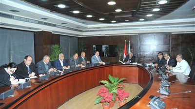 وزير النقل يتابع خطة صيانة وإنارة الطريق الدائري