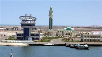 «ميناء دمياط » يستقبل 3 سفن حاويات و5 للبضائع العامة