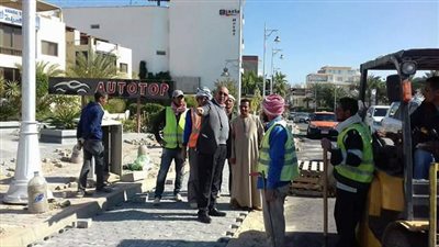 محافظ البحر الأحمر يتابع أعمال تطوير طريق الماريوت بالغردقة