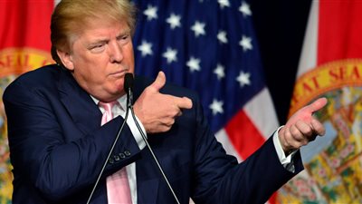 تهديدات «ترامب» لشركة «تويوتا» تهوى بالأسهم اليابانية 