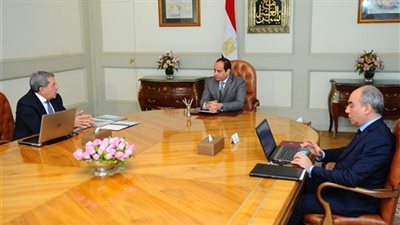 «السيسى» يناقش تطورات العمل بمشروعات إنتاج الكهرباء