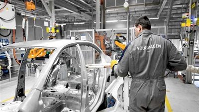 علاء عباس: مبيعات السيارات تراجعت 40%