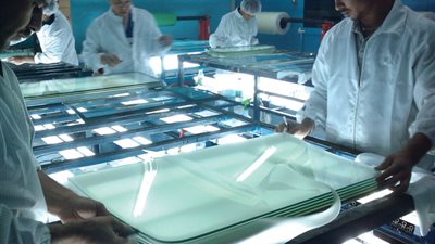 الزجاج: إنشاء مصنع 