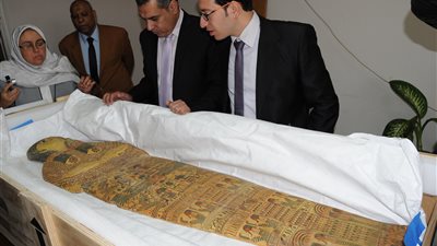 بالصور.. «الآثار» تتسلم أربع قطع أثرية بعد استعادتها من أمريكا