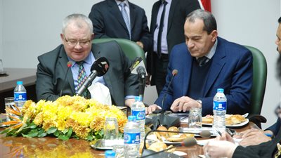 وزير الزراعة يبحث مع رئيس البرلمان الأيرلندي سبل التعاون بين البلدين