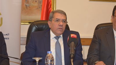 شاهد.. وزير المالية يصل اجتماع لجنة الضرائب لمناقشة «القيمة المضافة» 