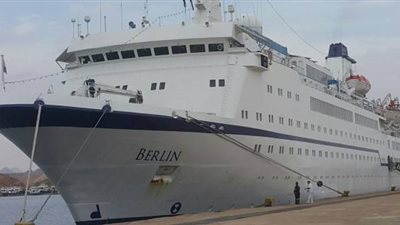 وصول 605 ركاب لميناء نويبع وتداول 82 شاحنة