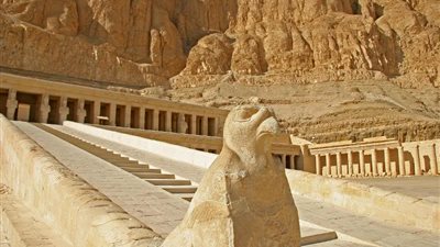 «الآثار»: اكتشاف «هياكل عظمية» تظهر تقدم الطب عند الفراعنة