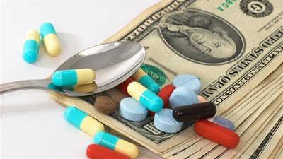 انفوجرافيك.. من يحكم سوق الدواء في مصر