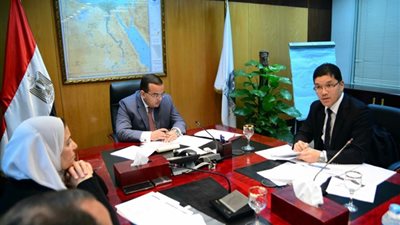 «خضير» يستعرض ملامح قانون الاستثمار مع رجال أعمال «اليابان والهند»