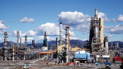 شراكة «إيرانية - صينية» بـ3 مليارات دولار لتحديث منشآت النفط فى «طهران»