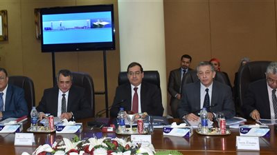 وزير البترول يعتمد الموازنة الجديدة لـ «رشيد» و«بدرالدين» 