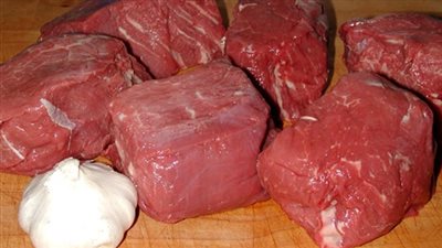 أسعار اللحوم والدواجن اليوم الجمعة.. والبتلو بـ100 جنيه في المنوفية