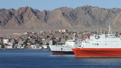 961 راكبا يغادرون ميناء سفاجا وتداول 249 شاحنة