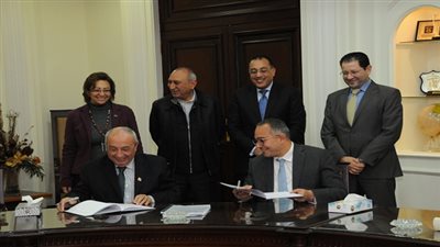 «الإسكان» توقع اتفاقية مع نقابة المهندسين لتطوير المناطق العشوائية