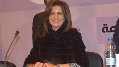 نبيلة مكرم: ترويج المشروعات الصغيرة من خلال رجال الأعمال بالخارج