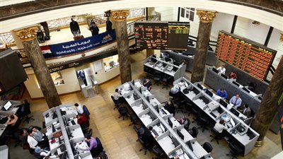  البورصة تعاود الصعود من جديد.. و«EGX30» يصل لـمستوى 13002 نقطة.. 1.5 مليار جنيه اجمالي التداولات.. سهم «الإسكندرية الوطنية للاستثمارات» الأكثر ارتفاعًا.. و«العلي»