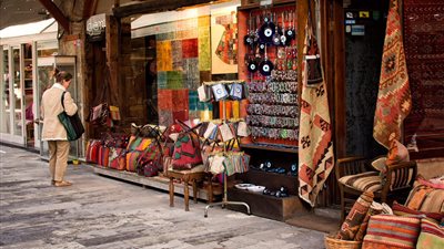 «المنتجات السياحية»: مبيعات البازارات «صفر»