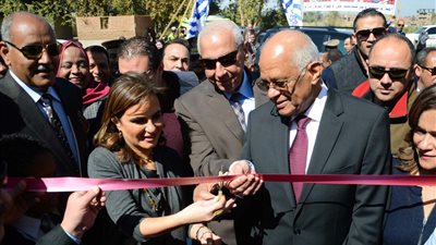 «سحر نصر» و«رئيس البرلمان» يتفقدان المشروعات التنموية بأسوان