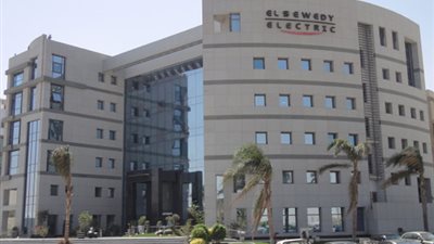 «السويدى» تنفي وقوع حريق بمصنع «كابلات» العاشر من رمضان