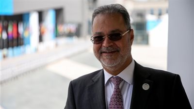 وصول وزير خارجية اليمن إلى مطار القاهرة