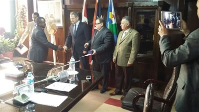 الكهرباء تحتفل بتخريج 8 قيادات من دول حوض النيل 