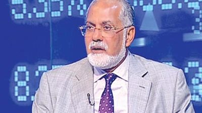 «اتحاد الصناعات»: تراجع الدولار خفض أسعار الذهب بالسوق