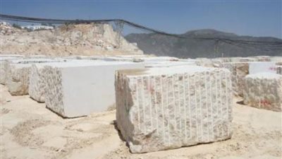 «الصناعة»: استمرار الرسوم على الرخام والجرانيت 