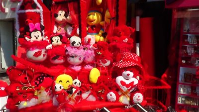 غرفة القاهرة: 100% زيادة في أسعار هدايا «الفلانتين»