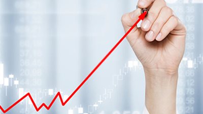 الاقتصاد على طريق التعافي.. خبراء: انتهت «الفترة المحمومة» لارتفاع  الدولار