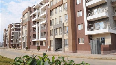 «الإسكان» تنهى تنفيذ 4700 شقة بمشروع «المحروسة».. يونيو المقبل.. و«مدبولى» يعلن إنشاء 27 ألف وحدة بمدينة العبور.. وتطوير طرق المدينة بتكلفة 65 مليون جنيه