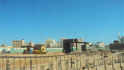 محافظ البحرالأحمر يطالب بسرعة الانتهاء من تطوير شارع النصر بالغردقة