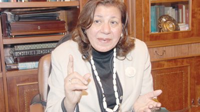 «فائقة الرفاعي»: جذب الاستثمار وتنمية المدخرات أهم أهداف المركزي