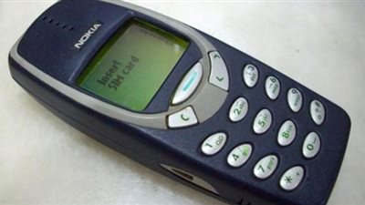 «بريطاني» يحتفظ بهاتف نوكيا «3310» منذ عام 2000