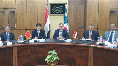 وزير البترول يستقبل رئيس مجموعة سينوبك الصينية