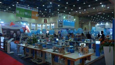 بالصور.. جولة داخل معرض «إيجي ستيتش» لماكينات صناعة النسيج 