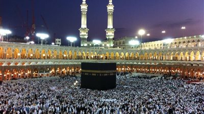  بالأرقام.. الأسعار الجديدة للعمرة بمصر للطيران 