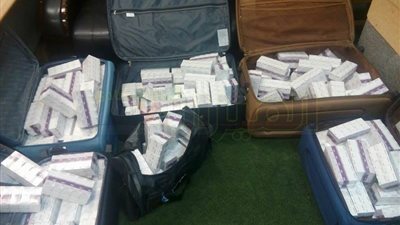 إحباط تهريب 2000 عبوة مستحضرات طبيية بمطار برج العرب