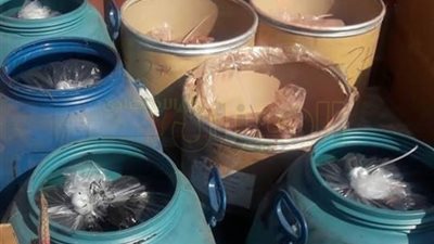 جمارك السخنة تحبط تهريب مستحضرات تجميل وخاماتها وآلات التصنيع 