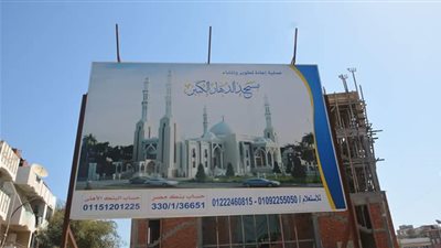 محافظ البحر الأحمر يشيد بإنشاءات مسجد الدهار الكبير بالغردقة