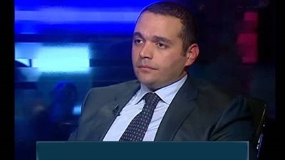 نافع: المعروض الدولاري بالبنوك محدود.. وعودة السوق السوداء «واردة»