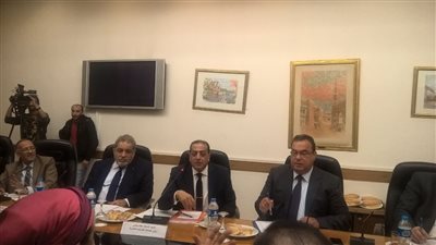 «مطر»: الضرائب تقر ضريبة المستحضرات بعد شهادة «الصحة»