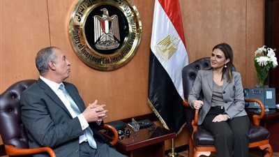 وزيرة الاستثمار تبحث مع المحافظ عقد مؤتمر استثماري في البحر الأحمر