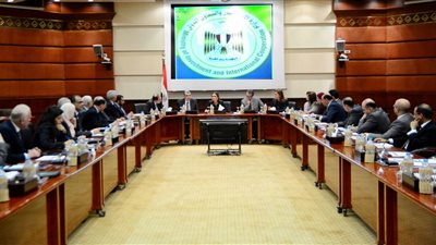 «نصر» تبحث تحسين ترتيب مصر بتقرير «أنشطة الأعمال» 