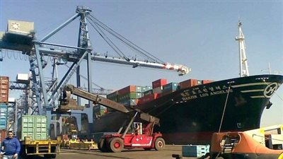 1106 ركاب يغادرون ميناء نويبع وتداول 82 شاحنة