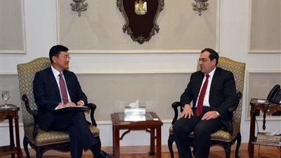 «الملا» يناقش دعم مشروعات لتكرير البتروكيماويات الكورية