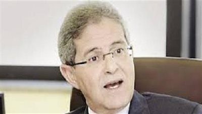 «خبير مصرفى»: قلة الموارد الدولارية للدولة وراء انخفاض الجنيه